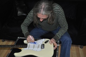 Guitarra firmada per Rosendo